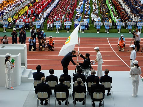 大会旗が、山口から岐阜へ渡されました。