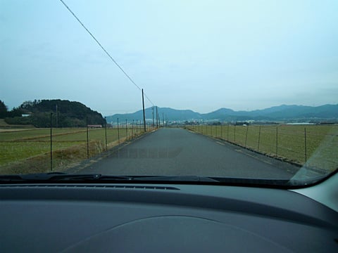 菊川町の防護柵。どちらが檻の中？